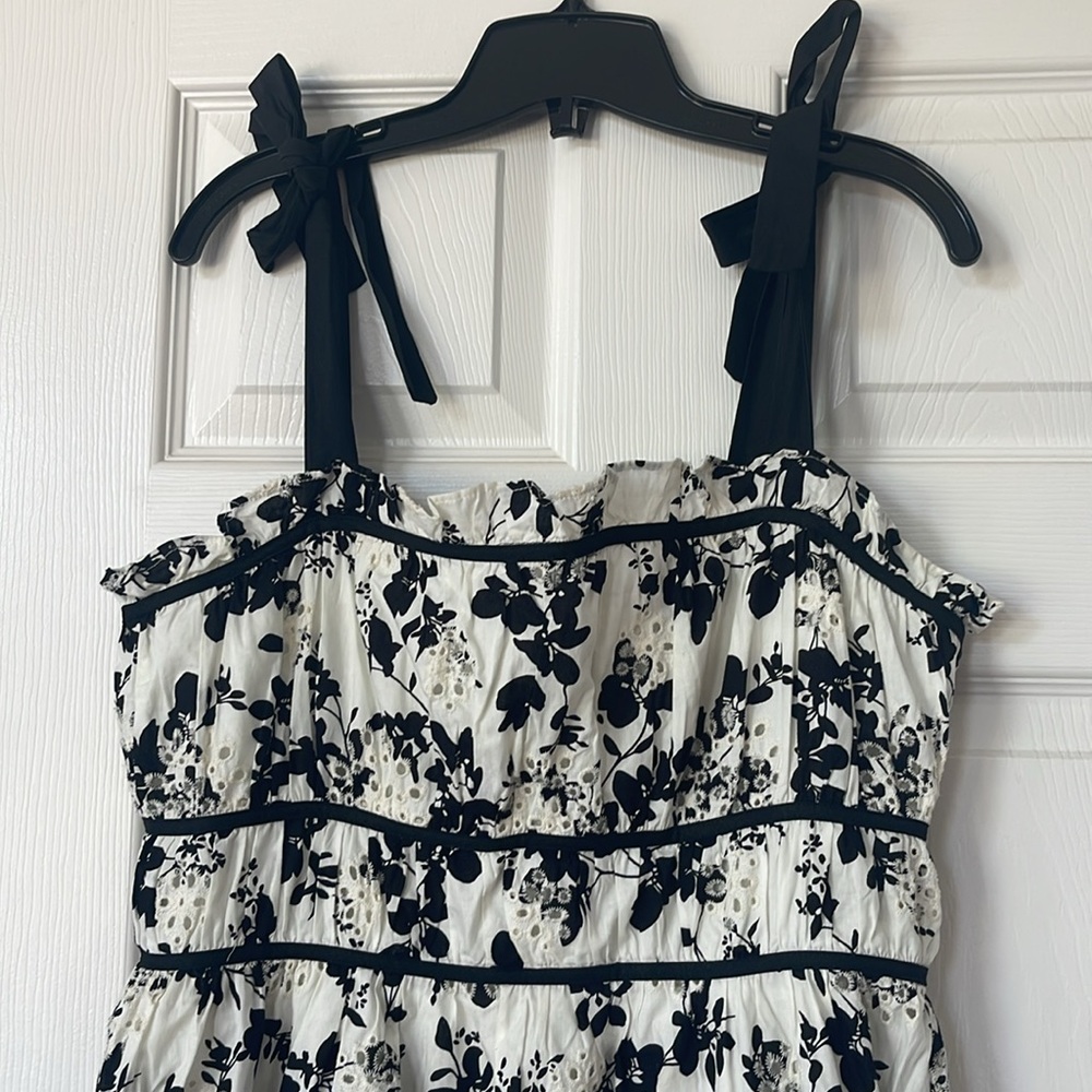 En Saison Black and White Floral Maxi Dress - Picture 2 of 8